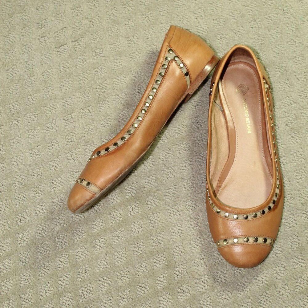 Antonio Melani Women's Size 9M Studded Tan Leather Round Toe Flats
